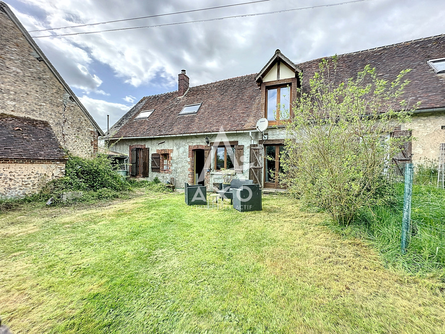 VENDU - Longère Mitoyenne 6 pièces - 148m² - La Loupe / St Victor (28240)