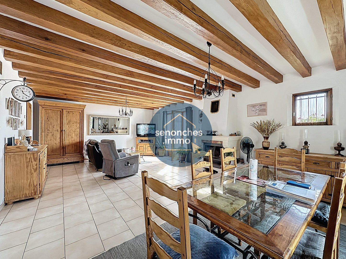 Maison ancienne de 131 m² rénovée avec terrain et dépendances à Belhomert 28240