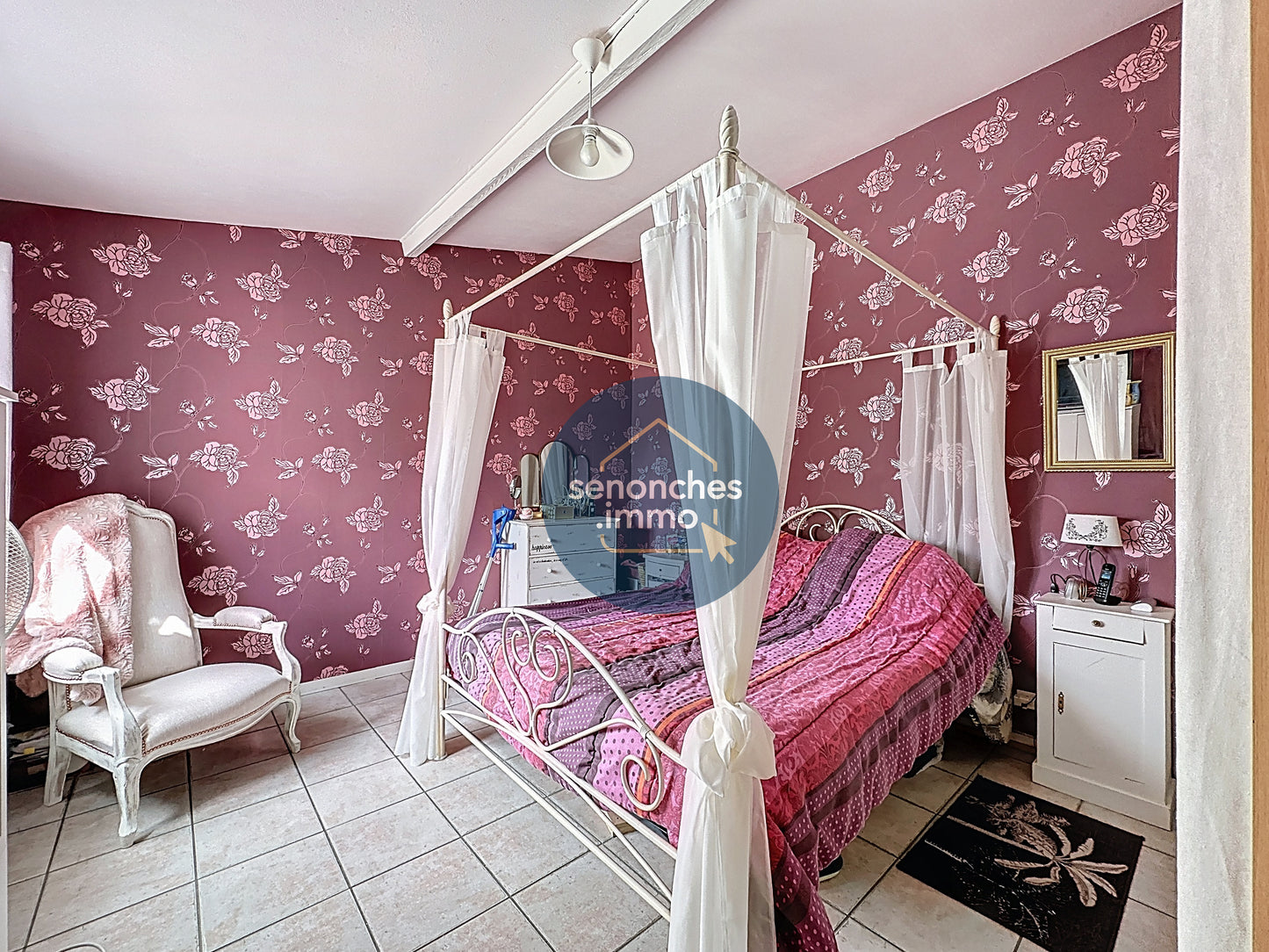 Maison ancienne de 131 m² rénovée avec terrain et dépendances à Belhomert 28240