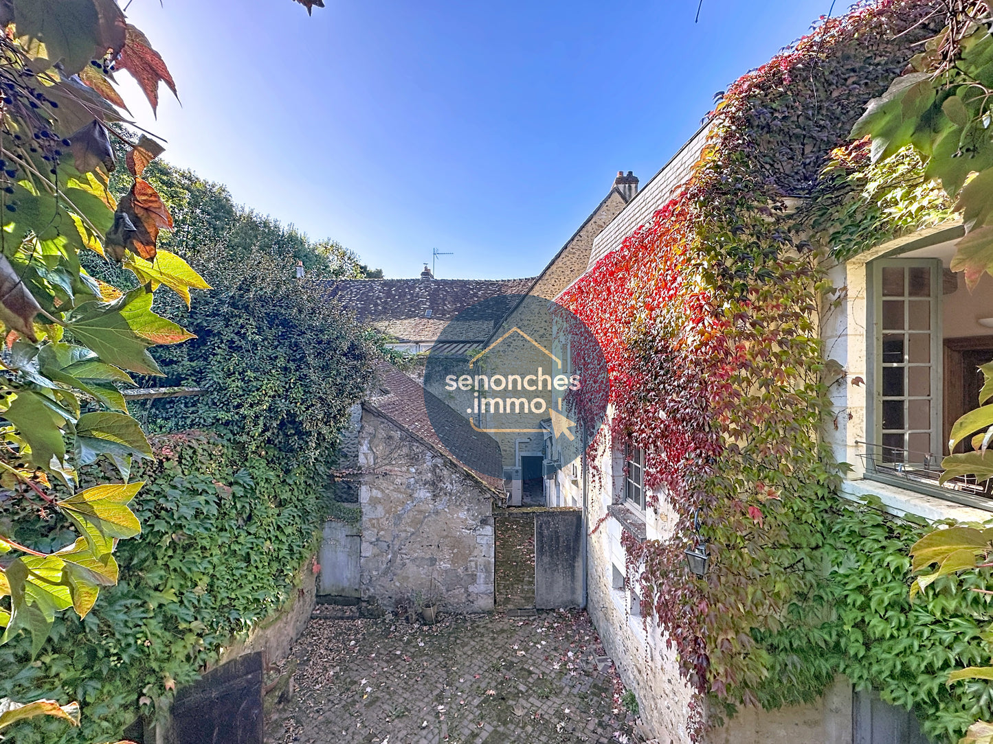 Maison de caractère avec jardin et dépendances – Nogent-le-Rotrou centre