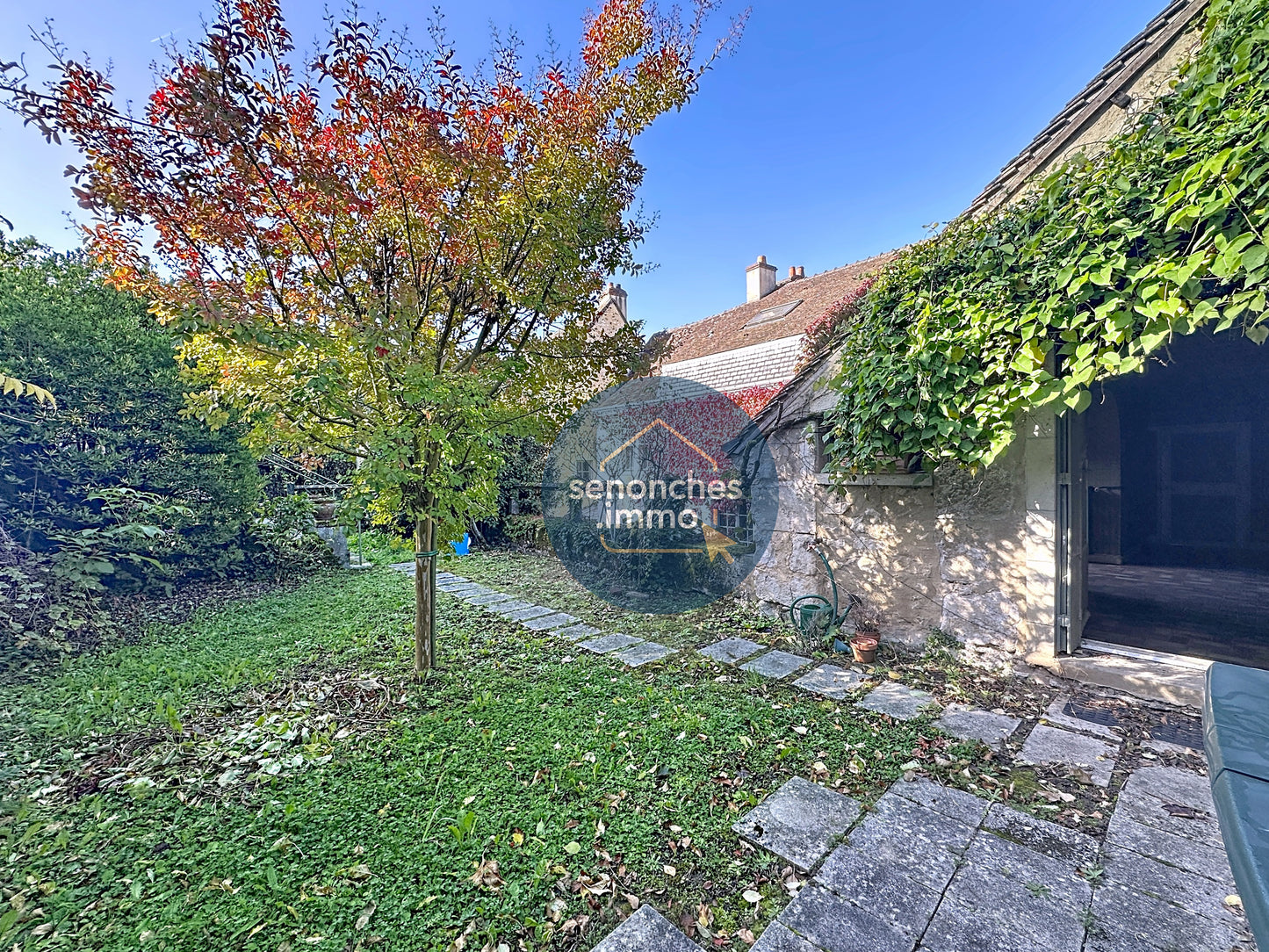 Maison de caractère avec jardin et dépendances – Nogent-le-Rotrou centre