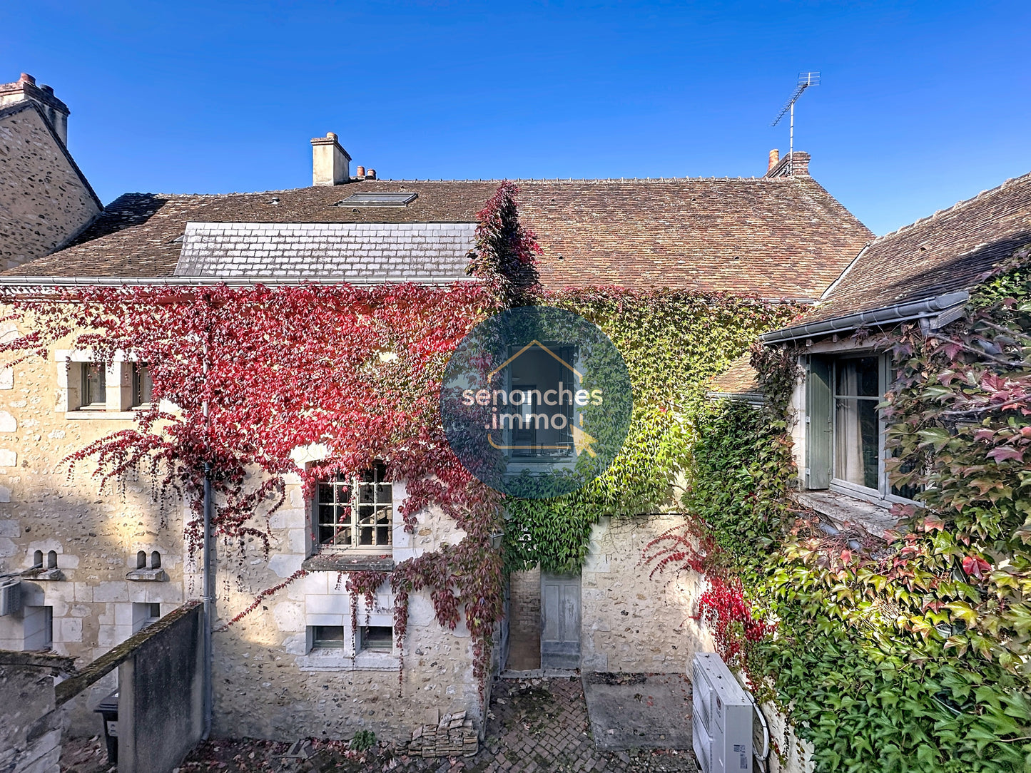 Maison de caractère avec jardin et dépendances – Nogent-le-Rotrou centre