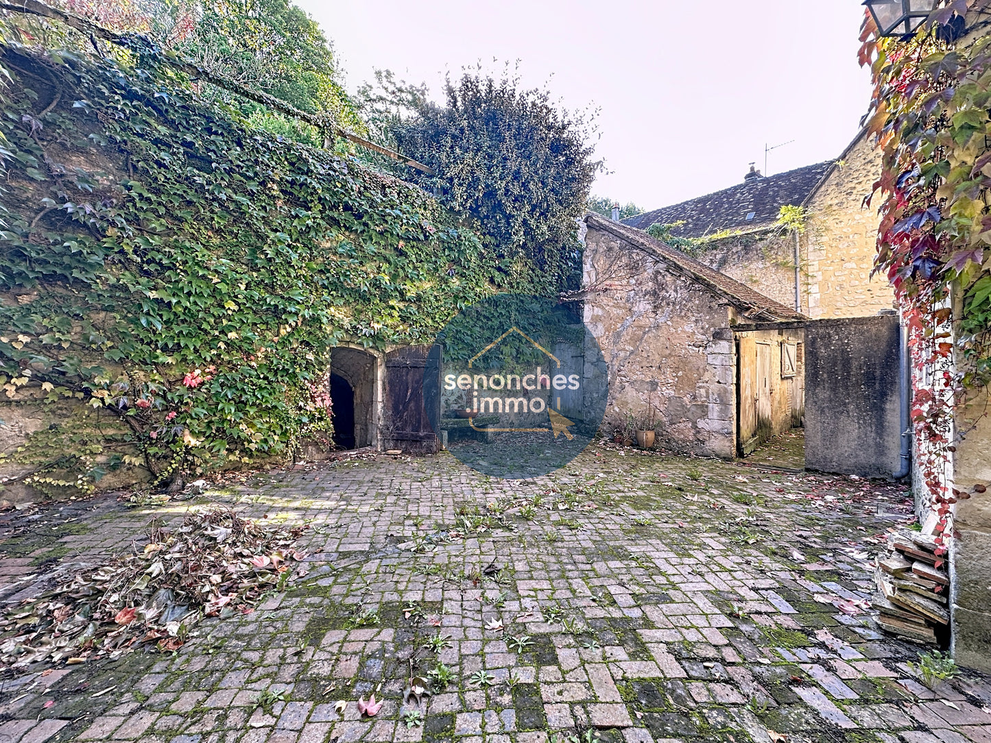 Maison de caractère avec jardin et dépendances – Nogent-le-Rotrou centre
