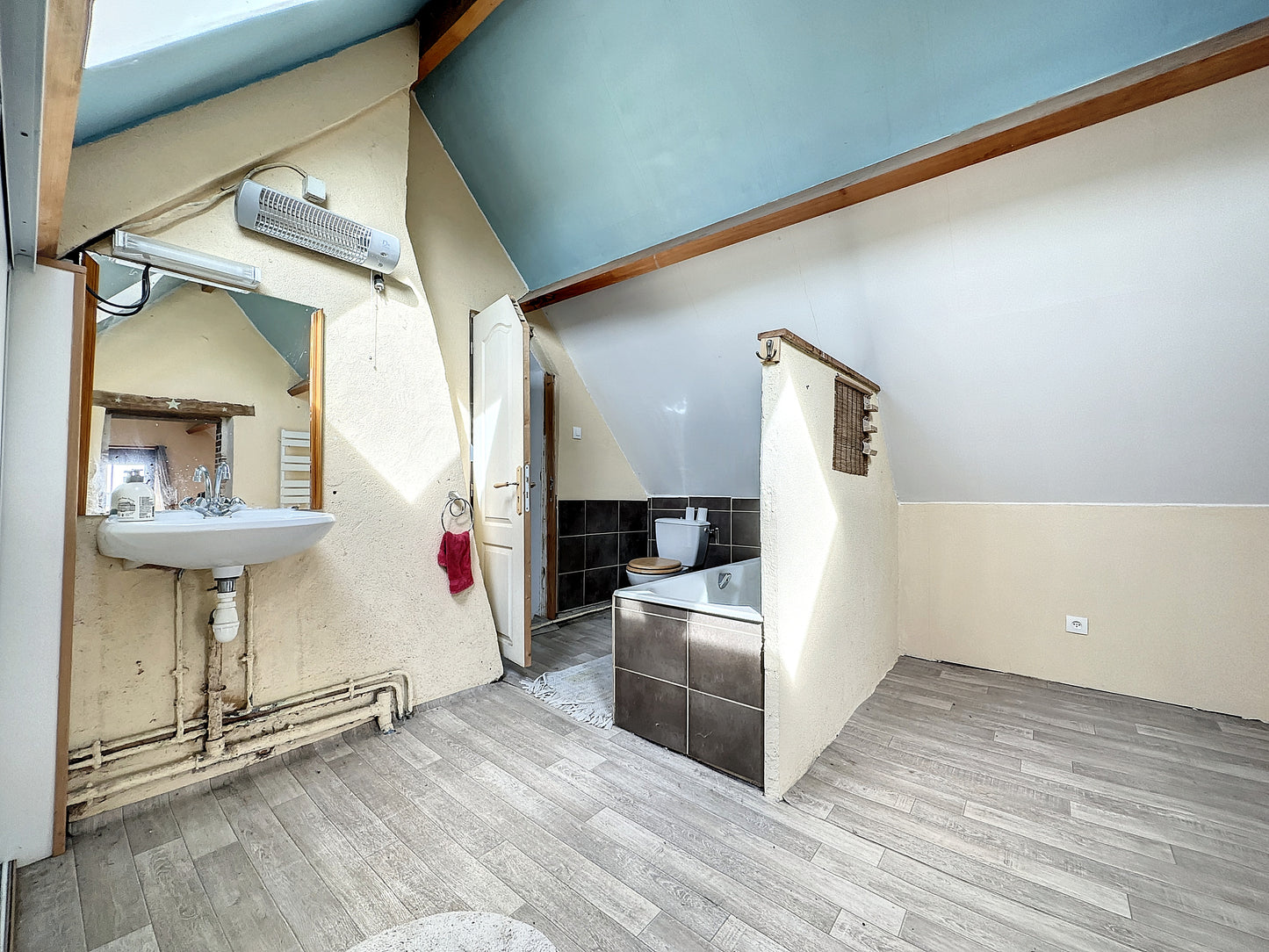 VENDU - Longère à vendre 6 pièces - 144 m² + terrain 7060 m² - Senonches (28250)