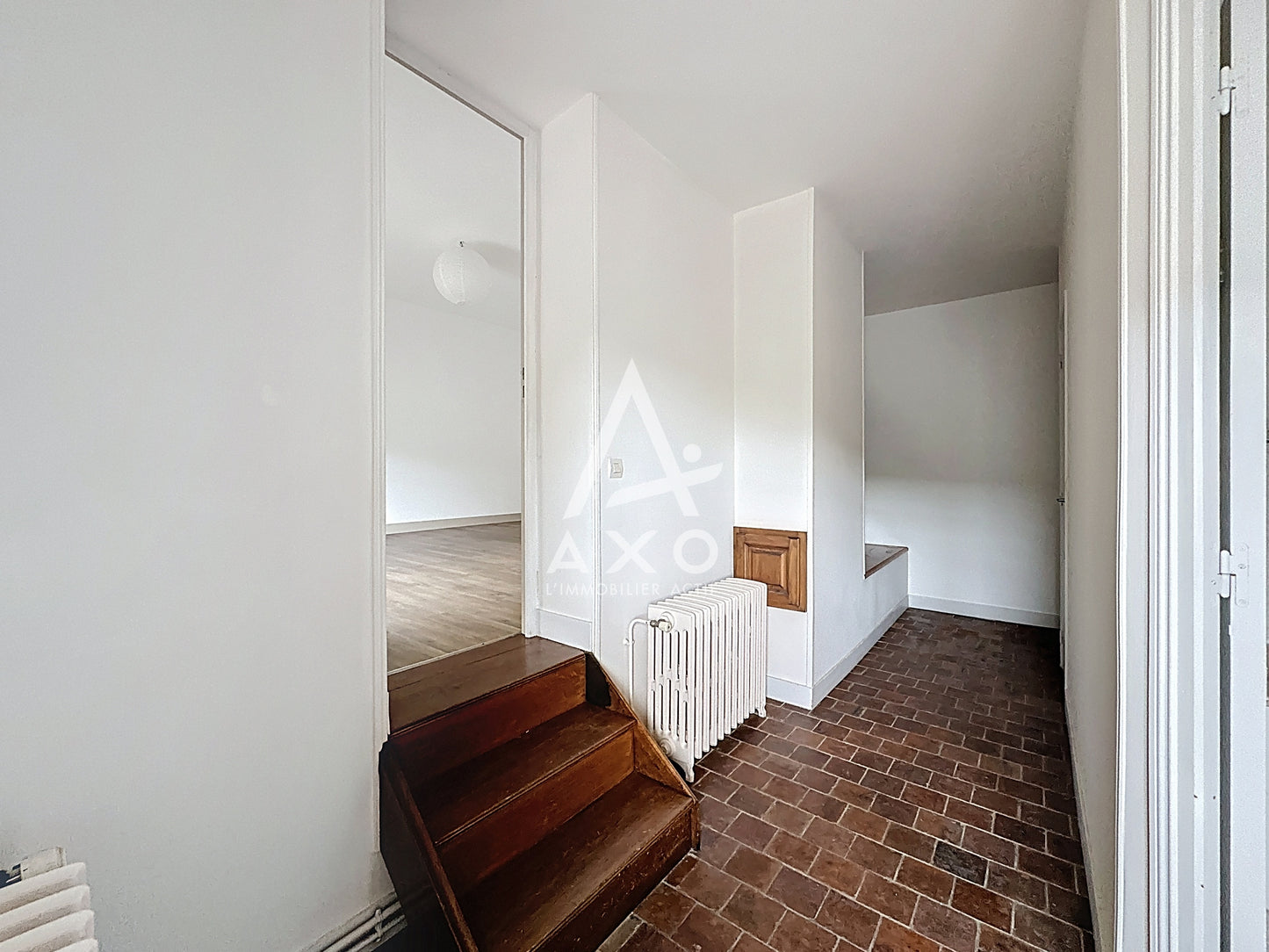 Maison ancienne rénovée de 118 m² avec terrain de 1000 m² à Saint-Victor-de-Buton – Coup de cœur garanti !