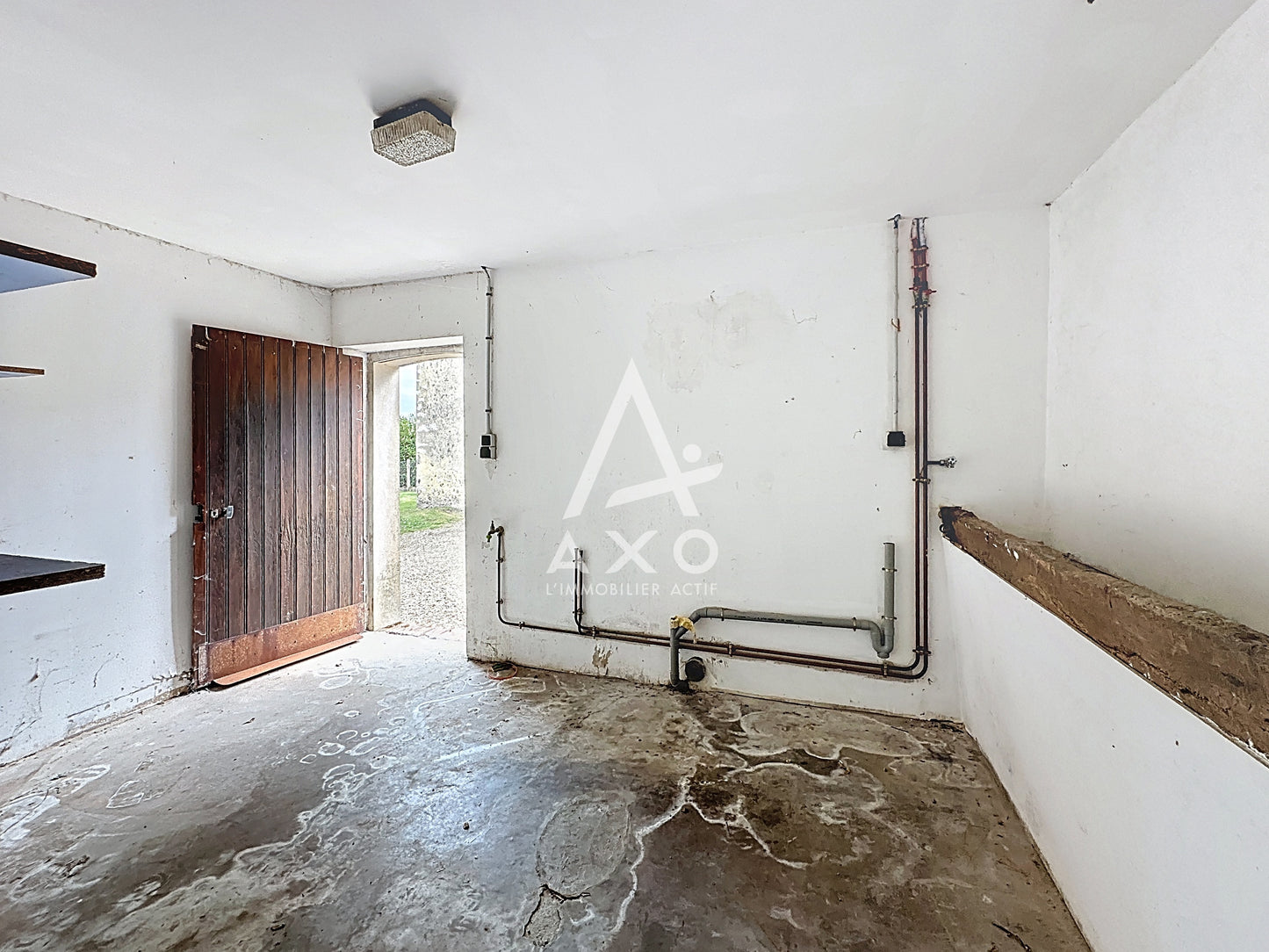 Maison ancienne rénovée de 118 m² avec terrain de 1000 m² à Saint-Victor-de-Buton – Coup de cœur garanti !