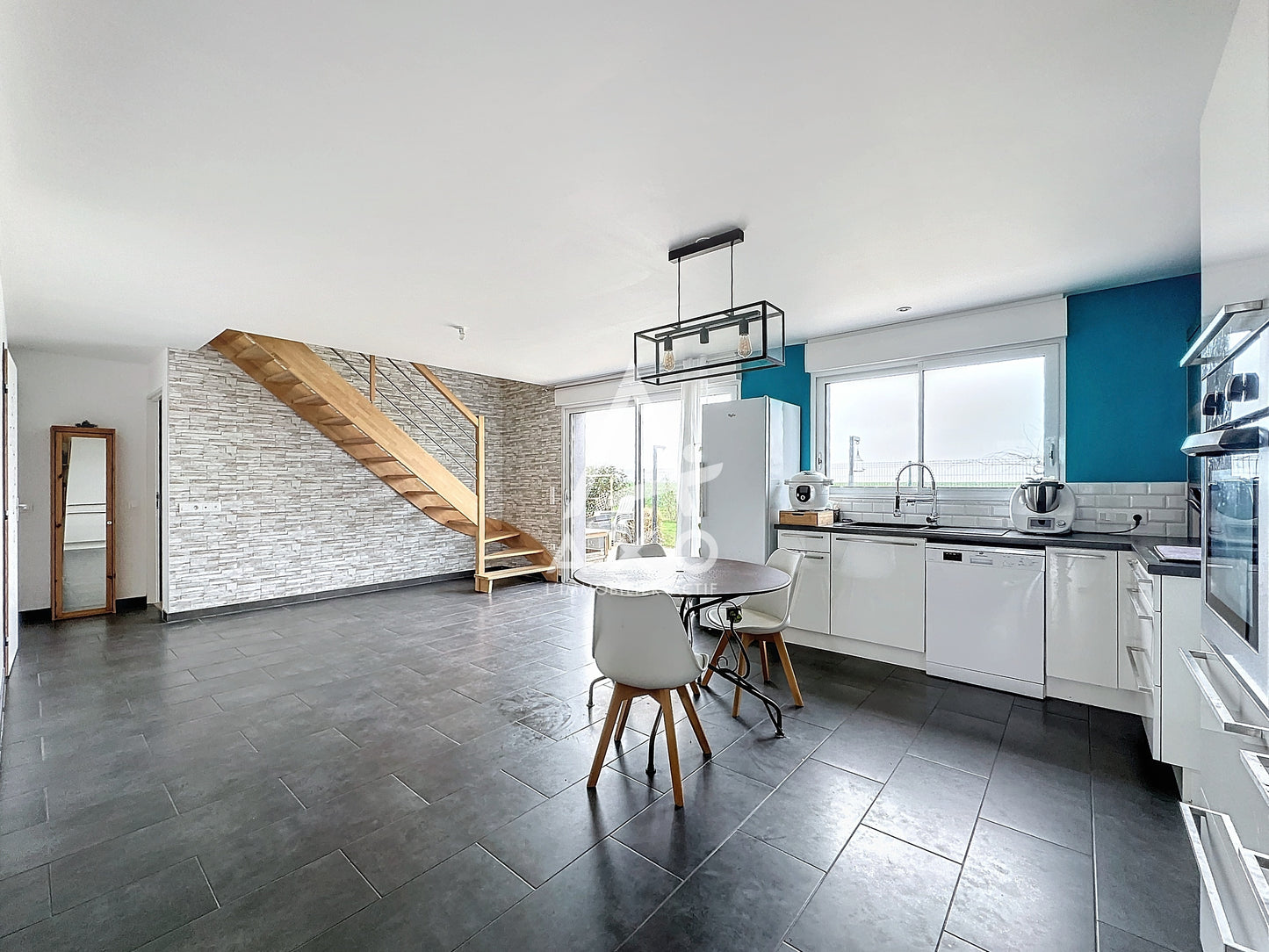 SOUS-COMPROMIS - Pavillon moderne de 160 m² – Saint Aubin des Bois (28300), à 10 km de Chartres