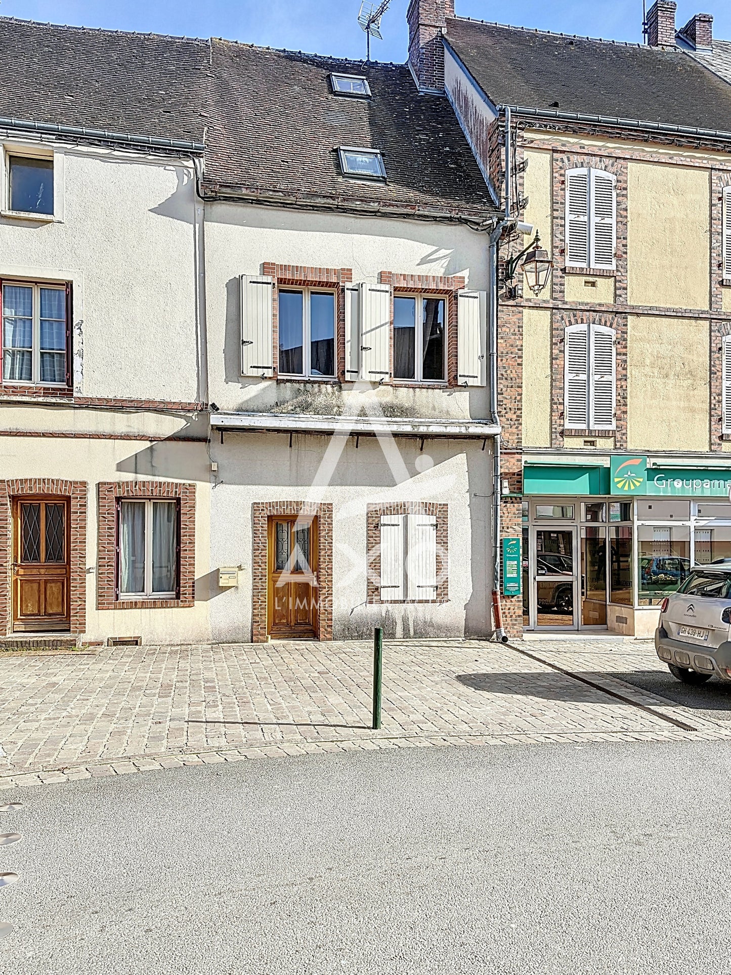 IMMEUBLE D’HABITATION EN CENTRE-VILLE DE SENONCHES (28250)
