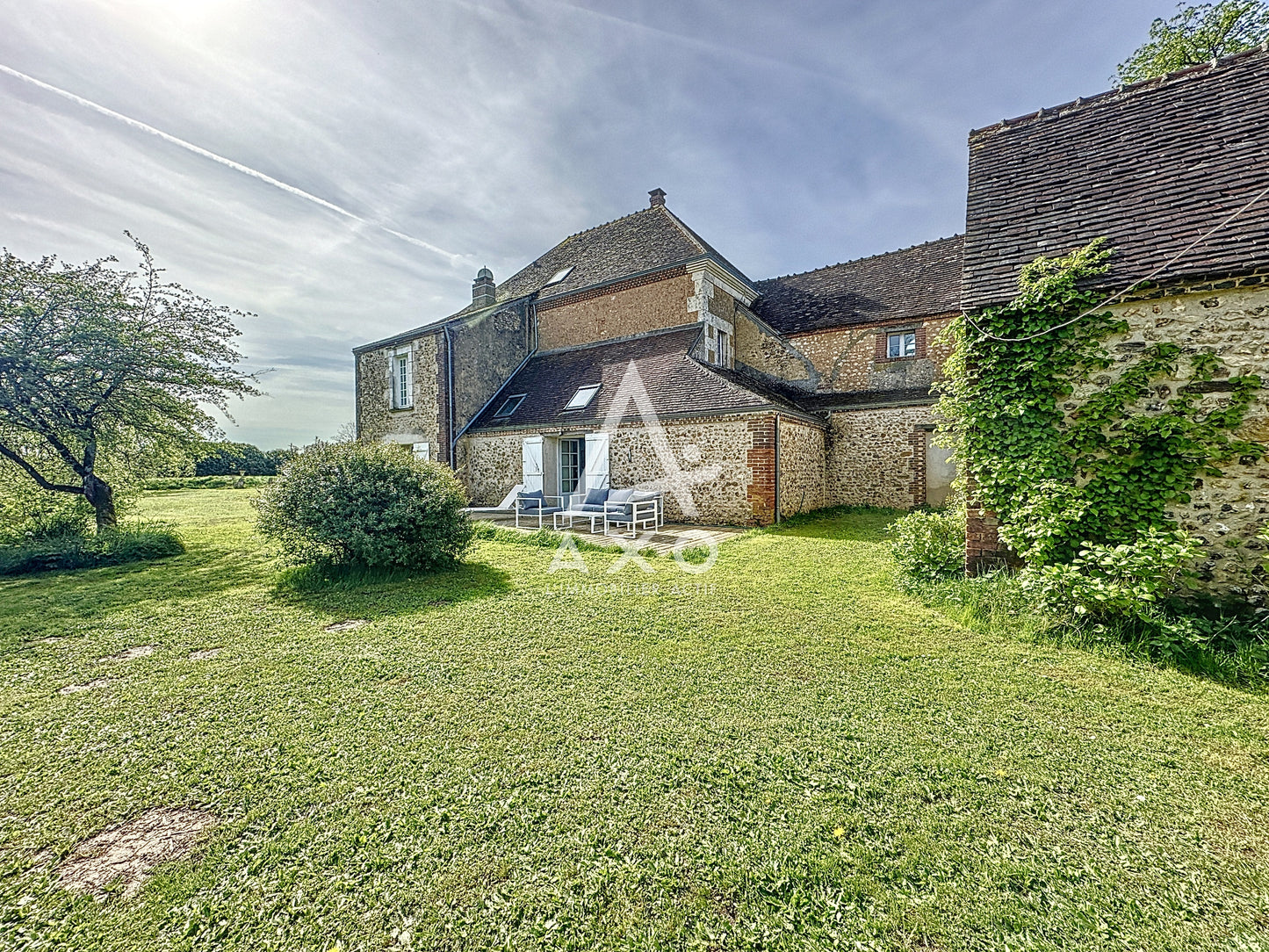 VENDU - Maison de Maître 10 pièces - 274m² - Beaumont-les-Autels (28420)