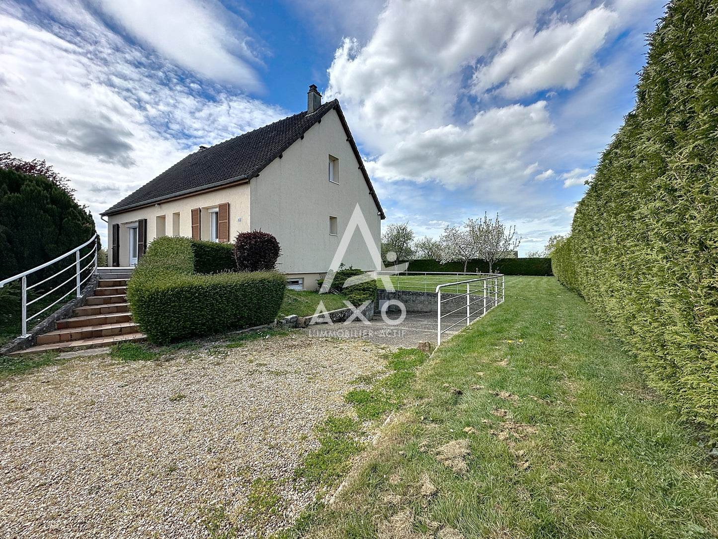 GRANDE VILLA FAMILIALE À LA LOUPE – 5 CHAMBRES – SOUS-SOL TOTAL – TERRAIN DE 1650 M²