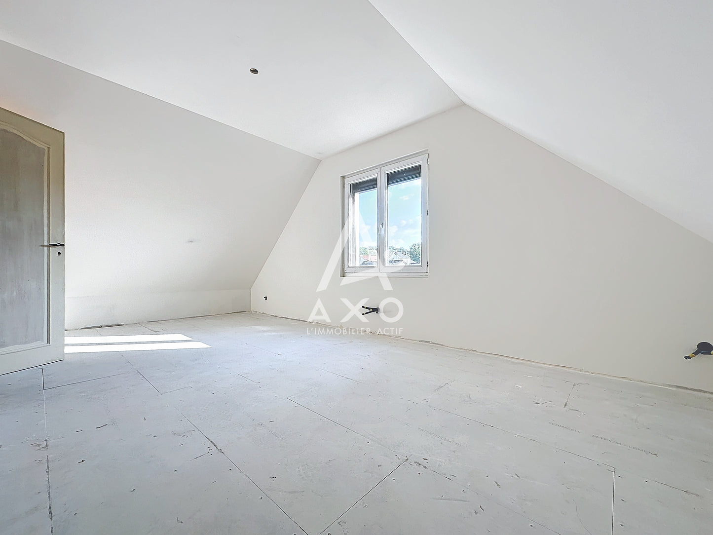 EXCLUSIVITE - Maison de 119 m² rénovée avec sous-sol complet à vendre à Senonches (28250)