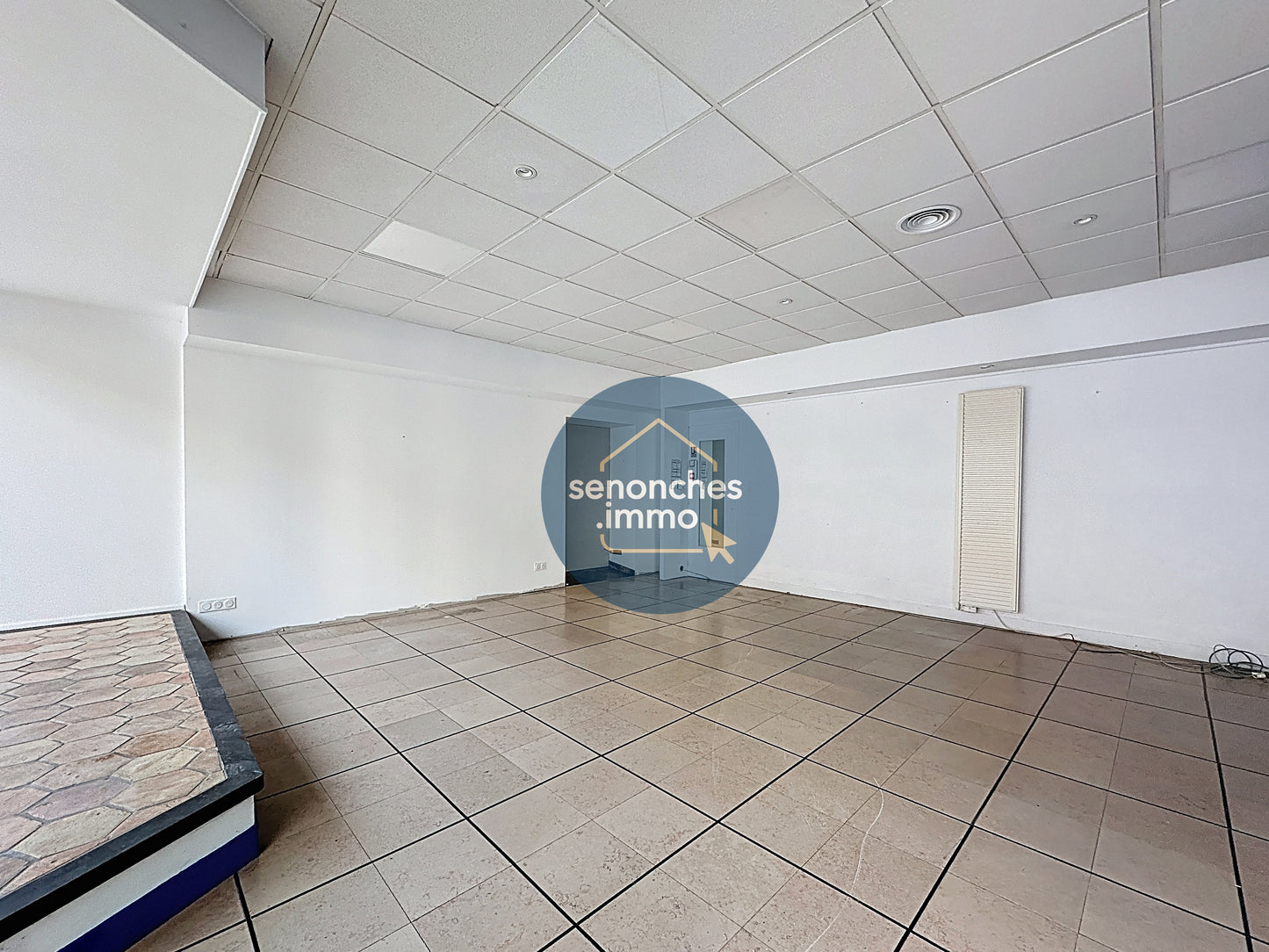 ✅ À Louer local commercial de 53 m centre ville de Senonches