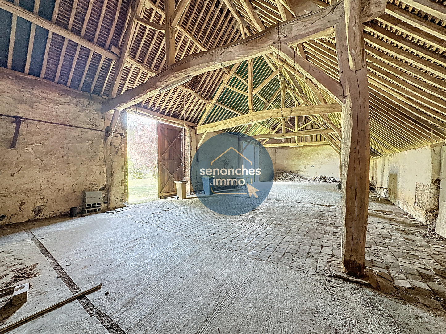 Ancien corps de ferme rénové avec dépendances et terrain à vendre à Ardelles (28170)