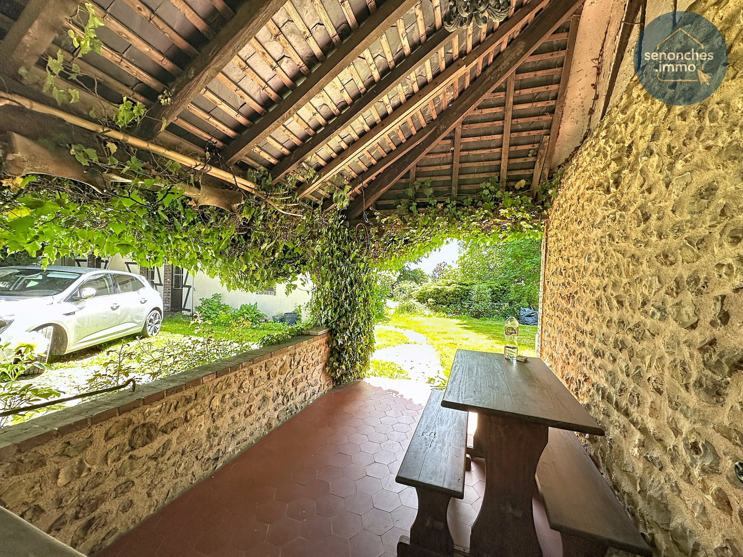 Longères anciennes à vendre à Favières (28170) – Ensemble immobilier de charme avec jardin arboré