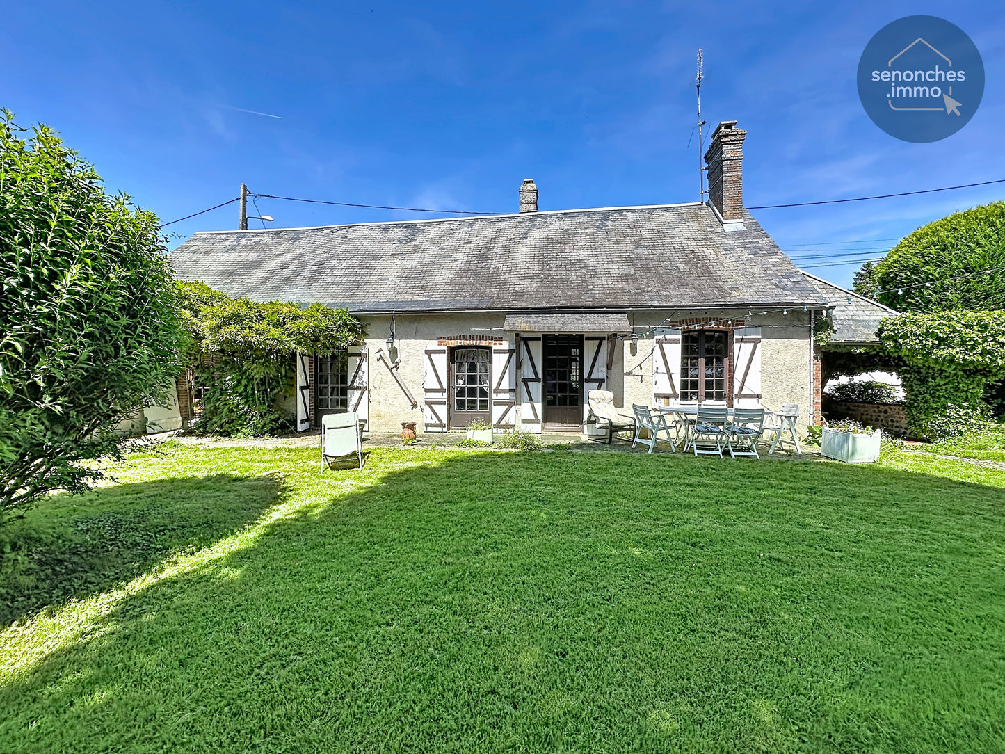 Longères anciennes à vendre à Favières (28170) – Ensemble immobilier de charme avec jardin arboré