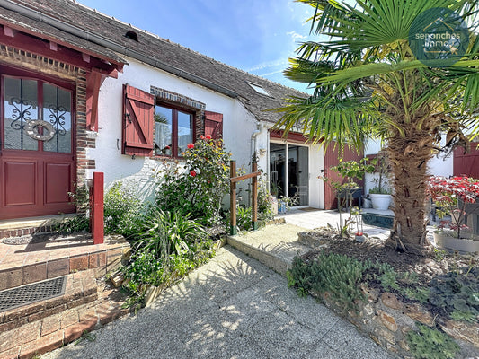 Façade de longère rénovée à vendre à Senonches 28250 – Maison de caractère en cœur de ville