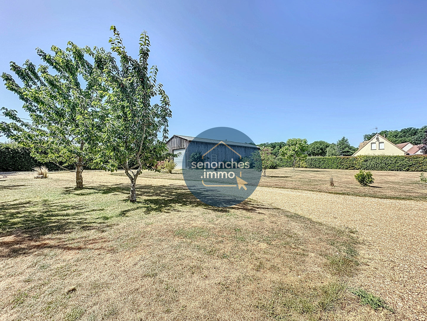 Pavillon plain-pied à vendre à Jaudrais 28250, 114 m², terrain 2381 m², 4 chambres, annexe garage & hangar