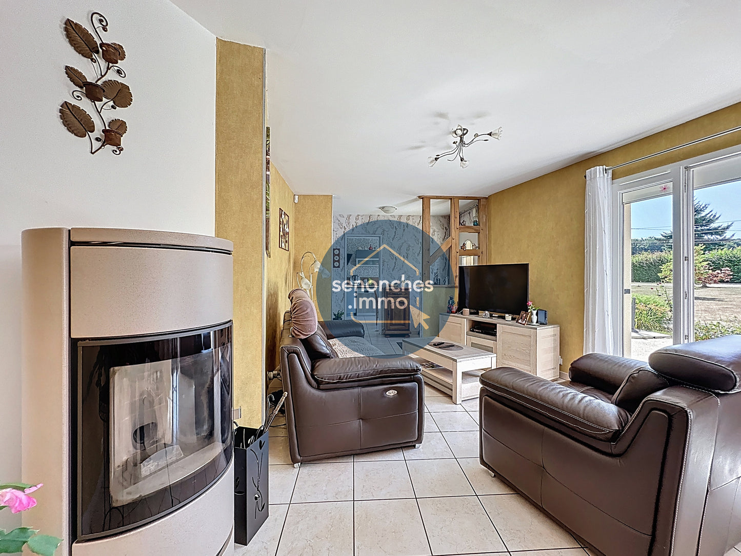 Pavillon plain-pied à vendre à Jaudrais 28250, 114 m², terrain 2381 m², 4 chambres, annexe garage & hangar