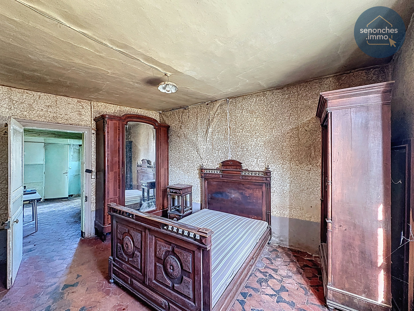 Maison ancienne à Senonches à rénover avec dépendances et terrain de plus d’1 hectare