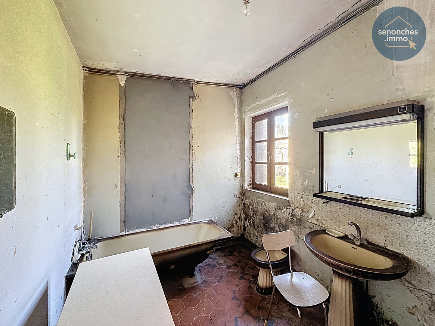 Maison ancienne à Senonches à rénover avec dépendances et terrain de plus d’1 hectare