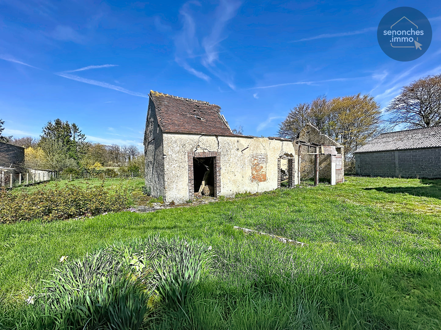 Maison ancienne à Senonches à rénover avec dépendances et terrain de plus d’1 hectare