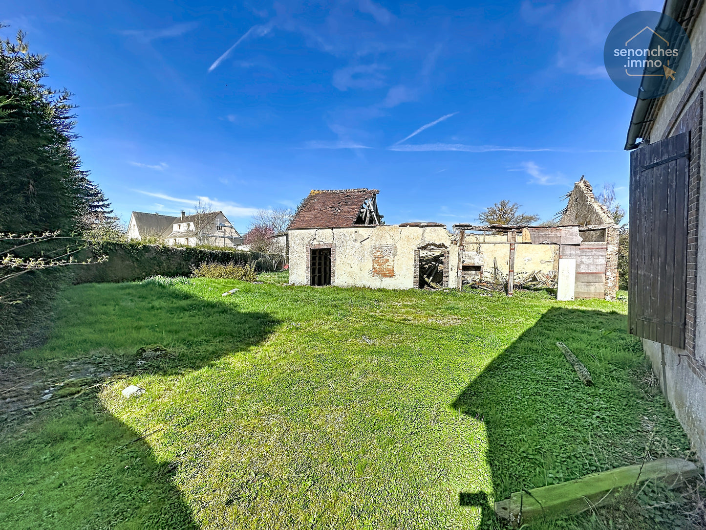 Maison ancienne à Senonches à rénover avec dépendances et terrain de plus d’1 hectare