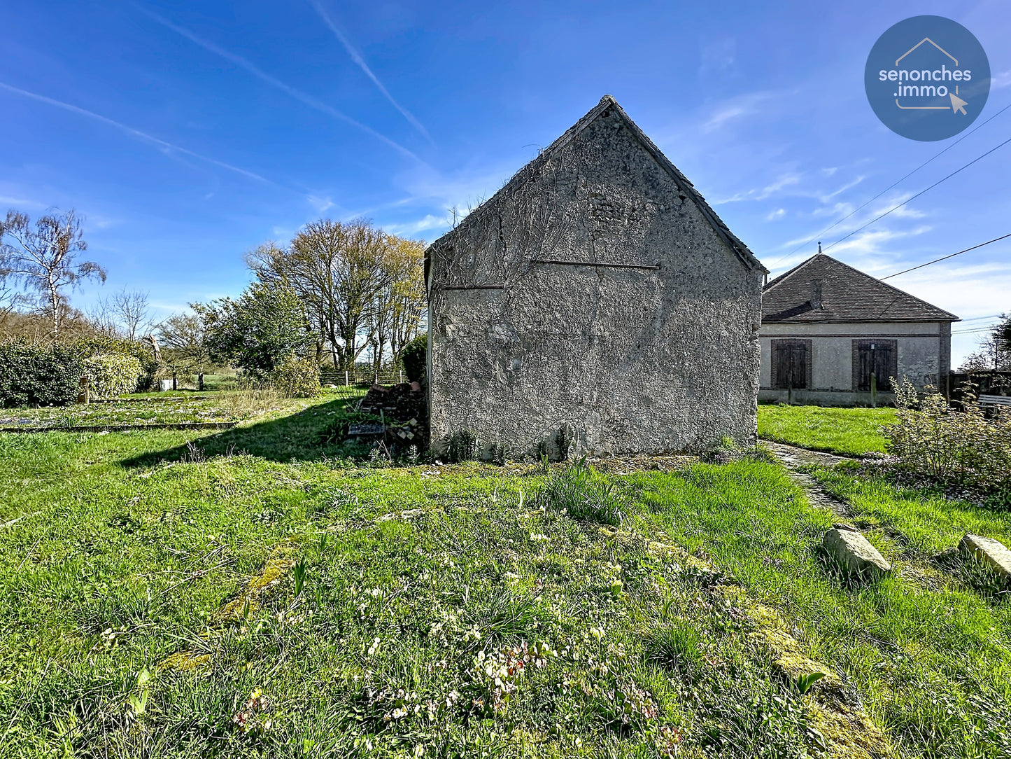 Maison ancienne à Senonches à rénover avec dépendances et terrain de plus d’1 hectare