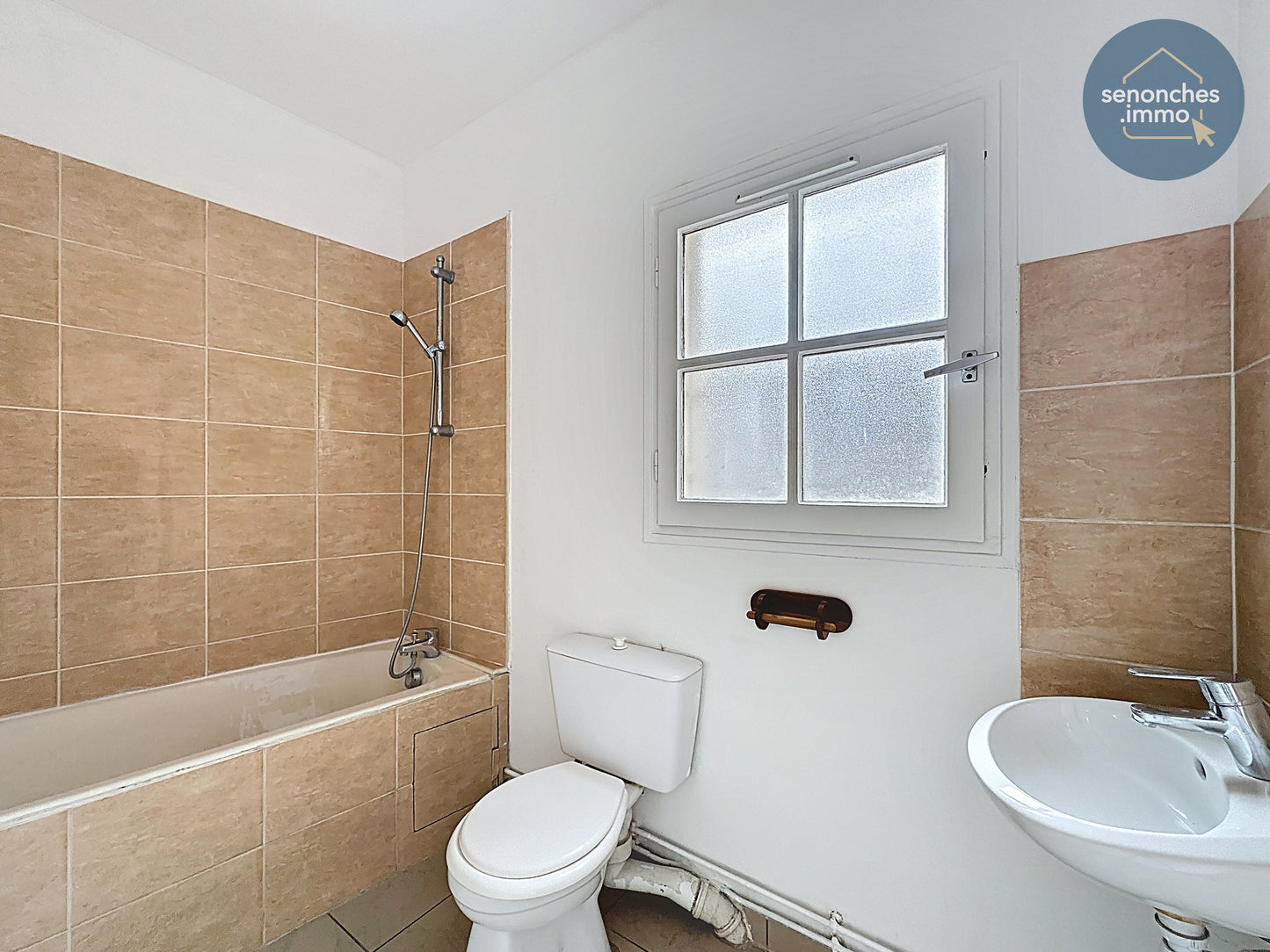 Maison de bourg à vendre à Brezolles (28270) – 80 m² avec cour, cave et combles aménageables