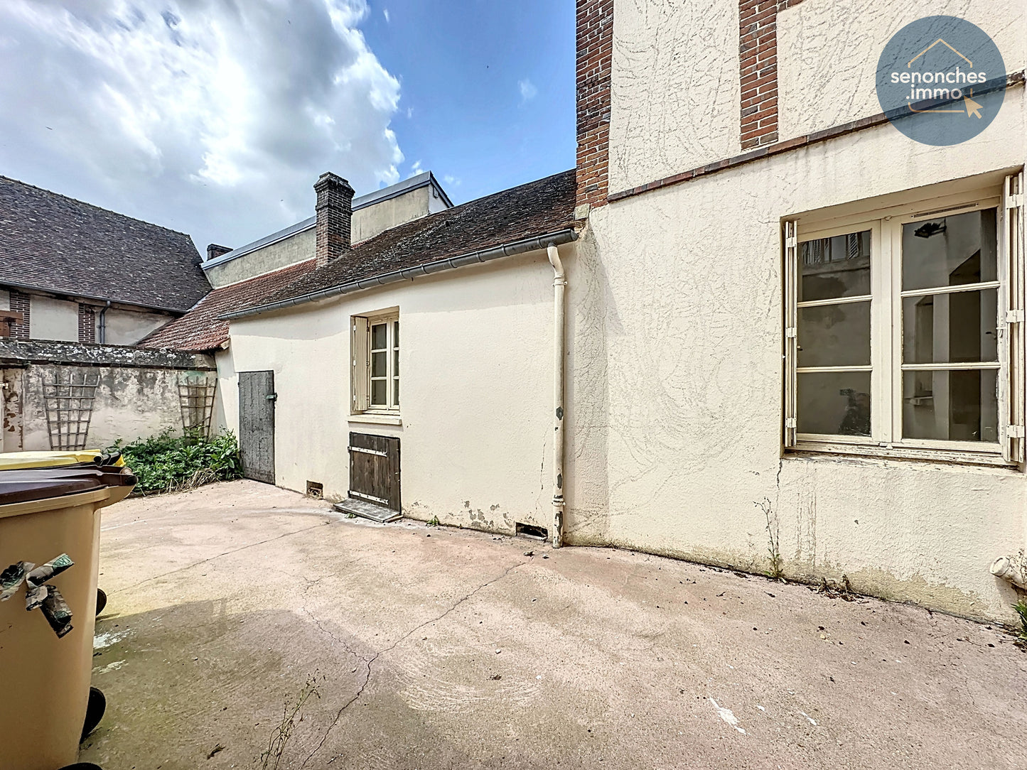 Maison de bourg à vendre à Brezolles (28270) – 80 m² avec cour, cave et combles aménageables