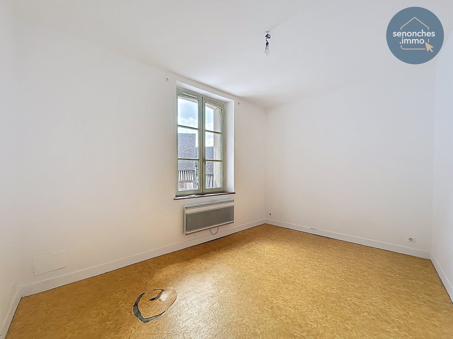 Maison de bourg à vendre à Brezolles (28270) – 80 m² avec cour, cave et combles aménageables