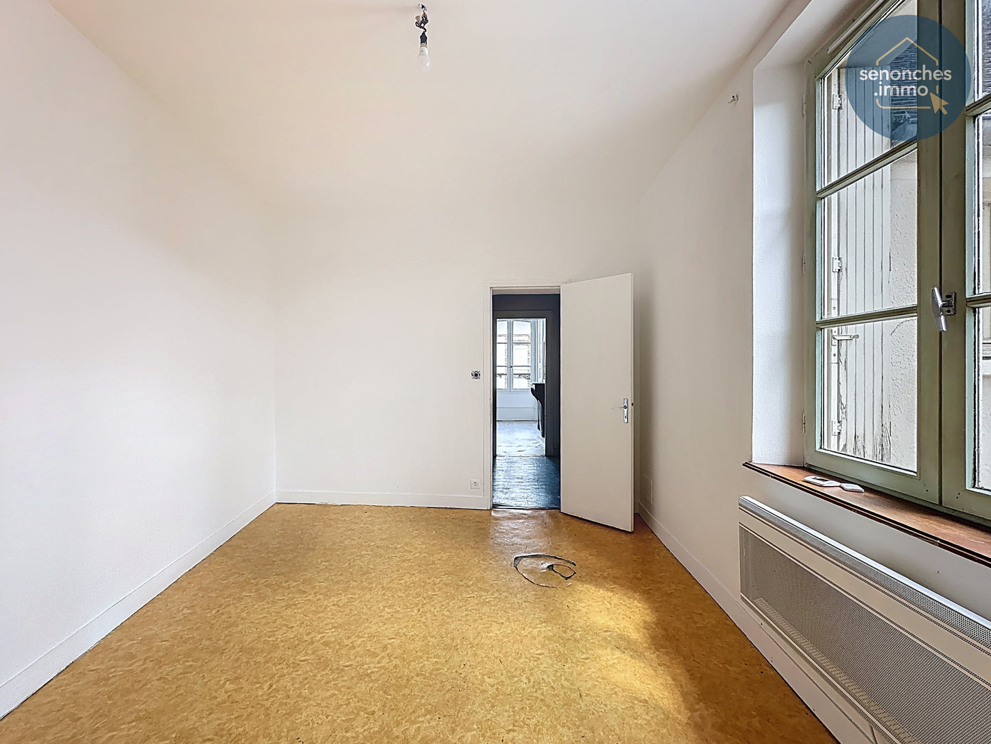 Maison de bourg à vendre à Brezolles (28270) – 80 m² avec cour, cave et combles aménageables