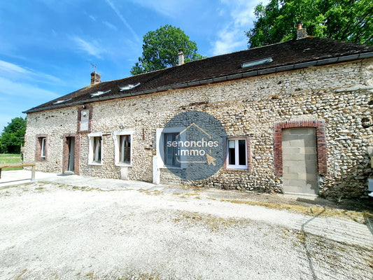 Propriété familiale de 214 m2 sur terrain de 5300 m2 à vendre à Manou 28240