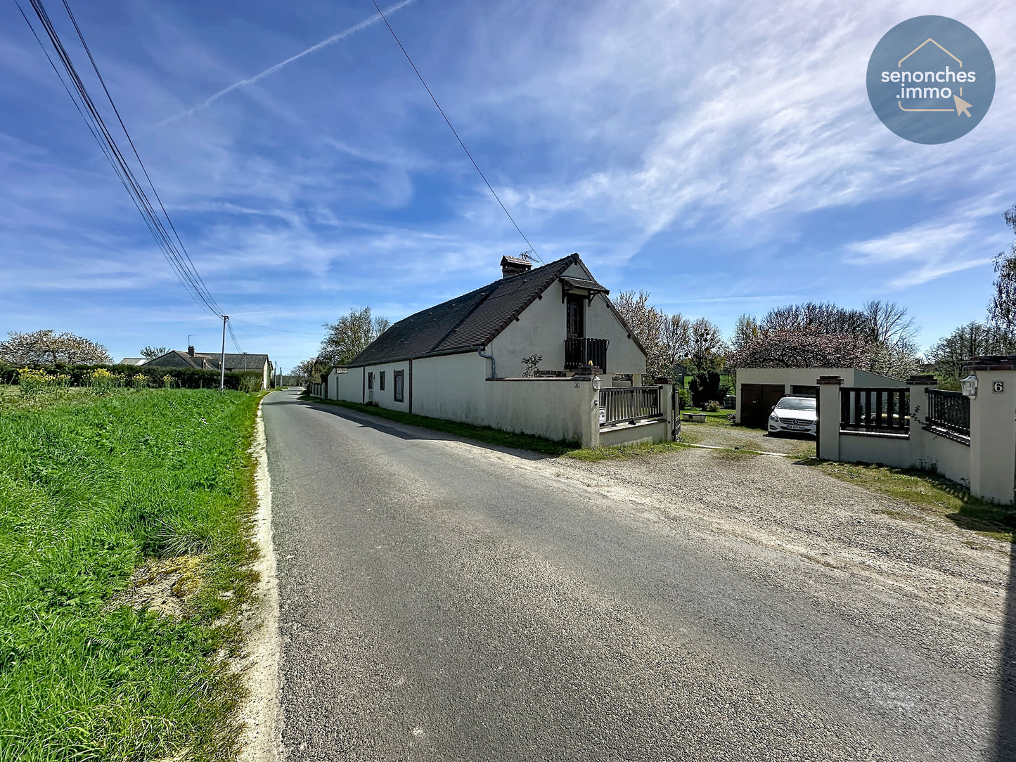 Longère familiale à vendre à Manou avec grand terrain, étang et accès gare La Loupe