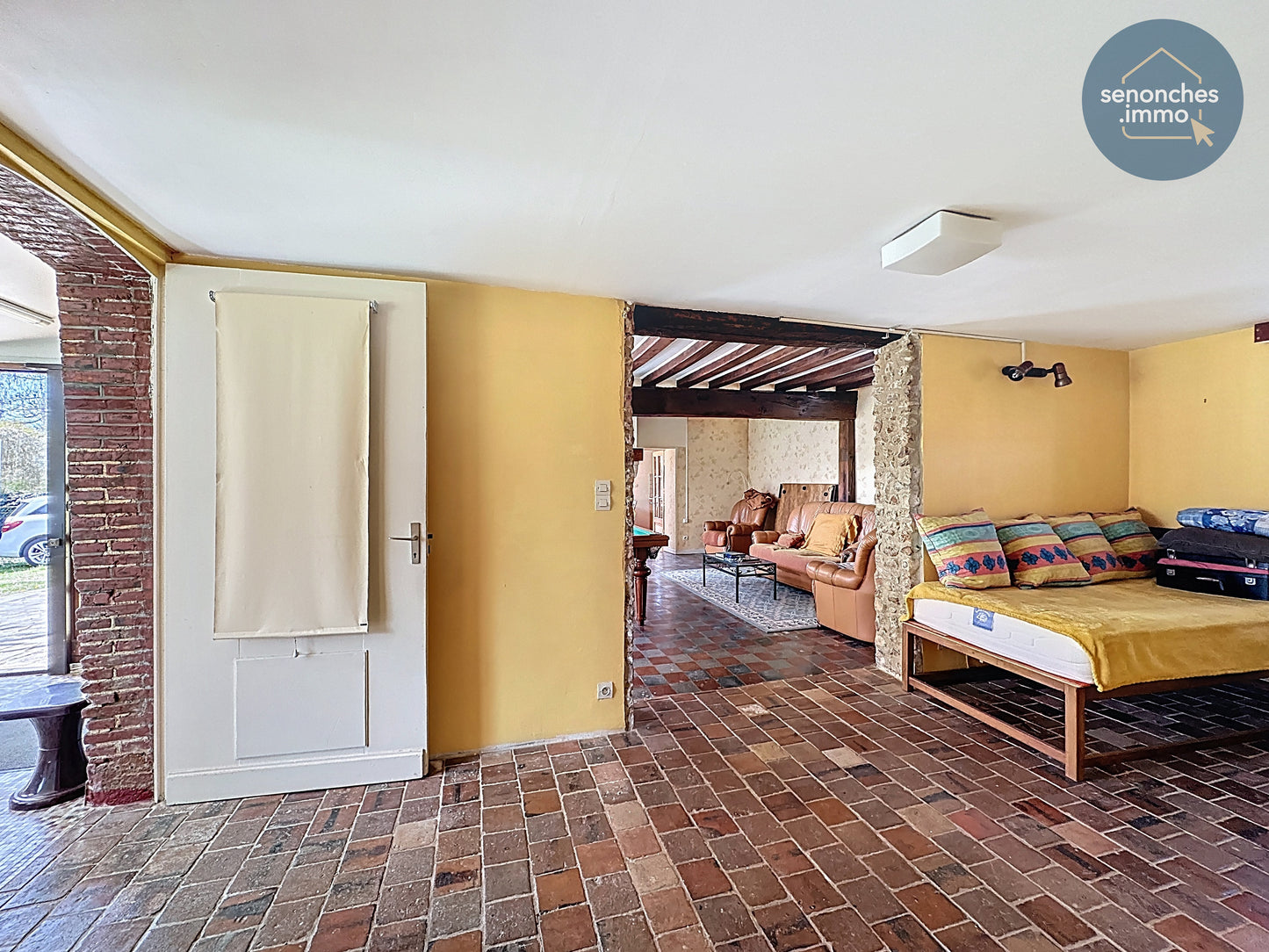 Longère familiale à vendre à Manou avec grand terrain, étang et accès gare La Loupe