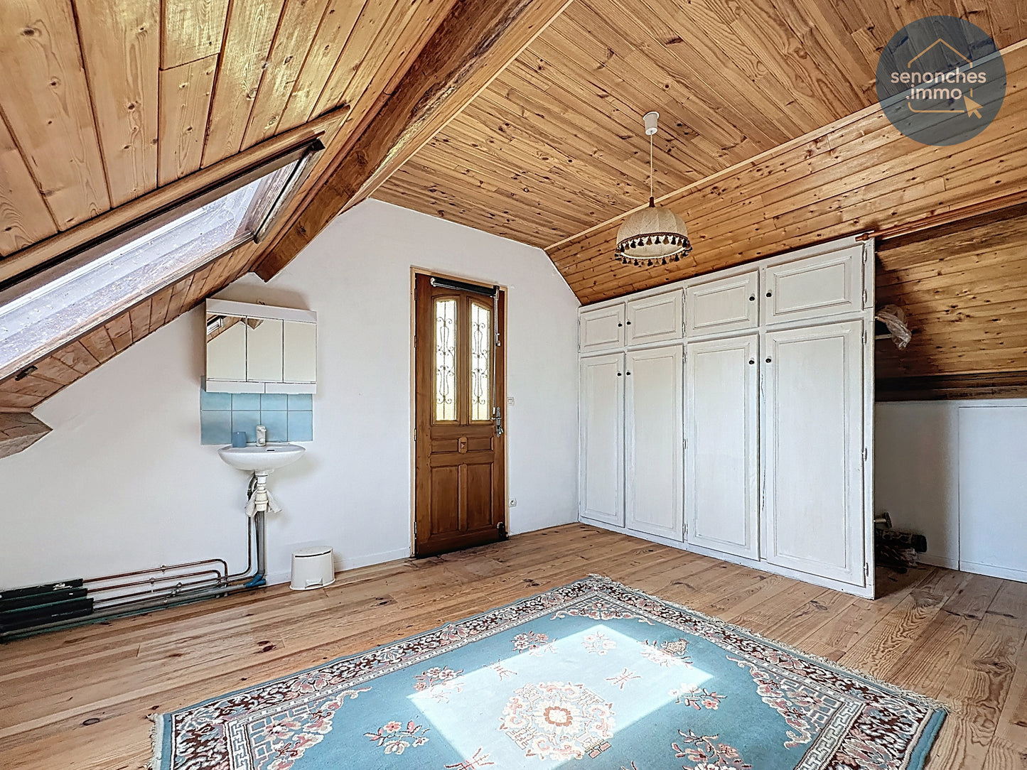 Longère familiale à vendre à Manou avec grand terrain, étang et accès gare La Loupe