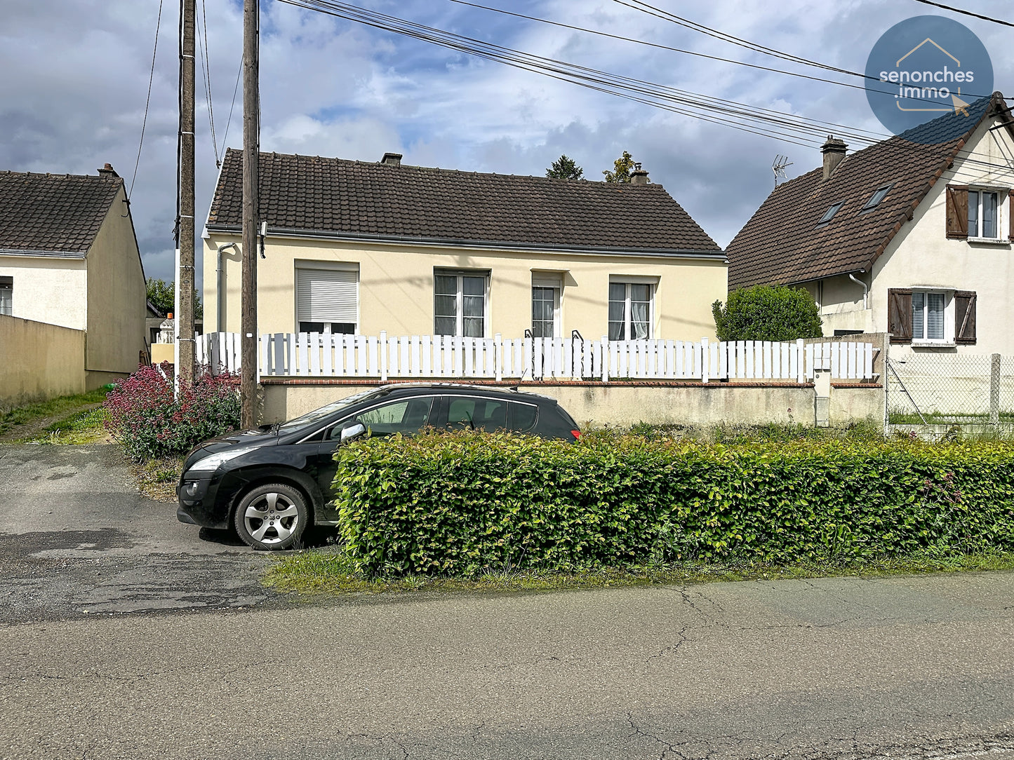 Maison de plain-pied à vendre à Senonches, terrain clos et arboré de 690 m²