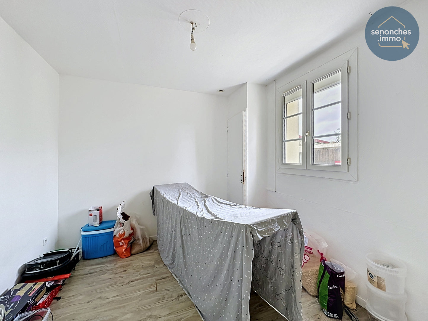 Maison de plain-pied à vendre à Senonches, terrain clos et arboré de 690 m²
