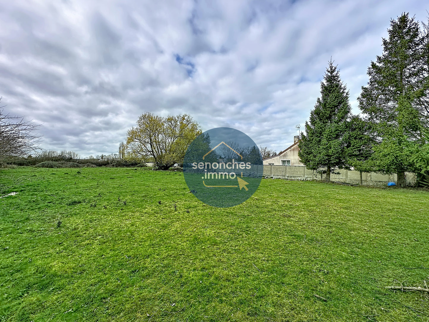 Terrain constructible 2672 m² à Senonches (28250), proche centre-ville