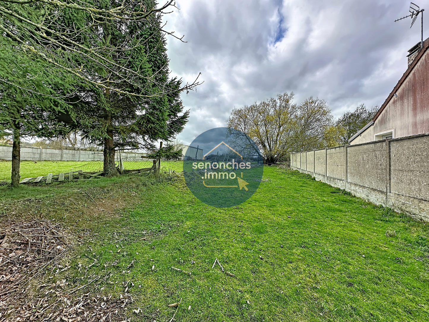 Terrain constructible 2672 m² à Senonches (28250), proche centre-ville