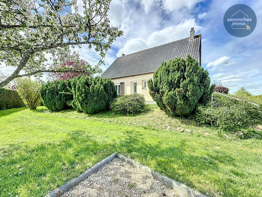 Maison familiale spacieuse de 152 m², terrain clos de 1 650 m² à La Loupe